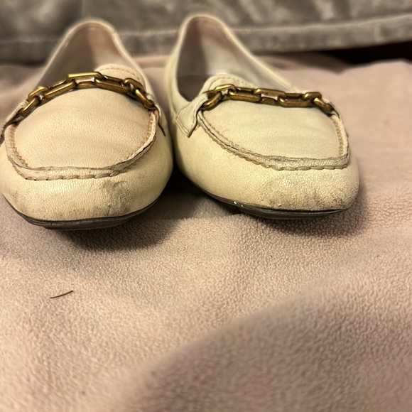 PRADA IVORY FLATS WITH GOLD DETAILING - Picture 5 of 8